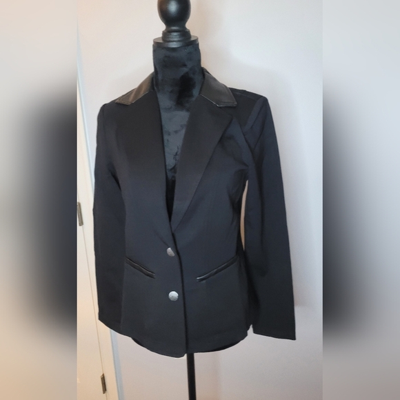 Adrienne Landau Black Sculpted Blazer. NWT - Picture 3 of 6